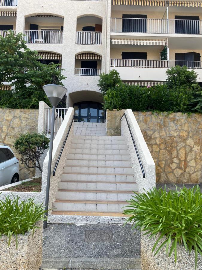 Little Garden Apartment Сен Сир сюр Мер Екстериор снимка